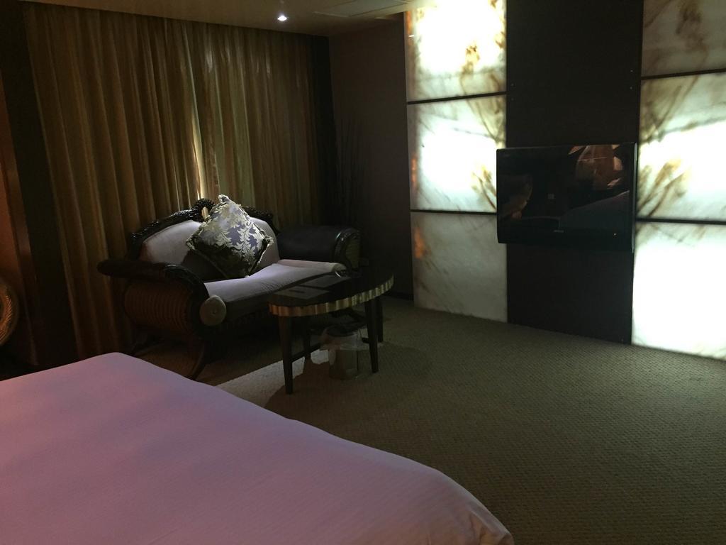 Crystal Business Motel Hsinchu Exterior foto